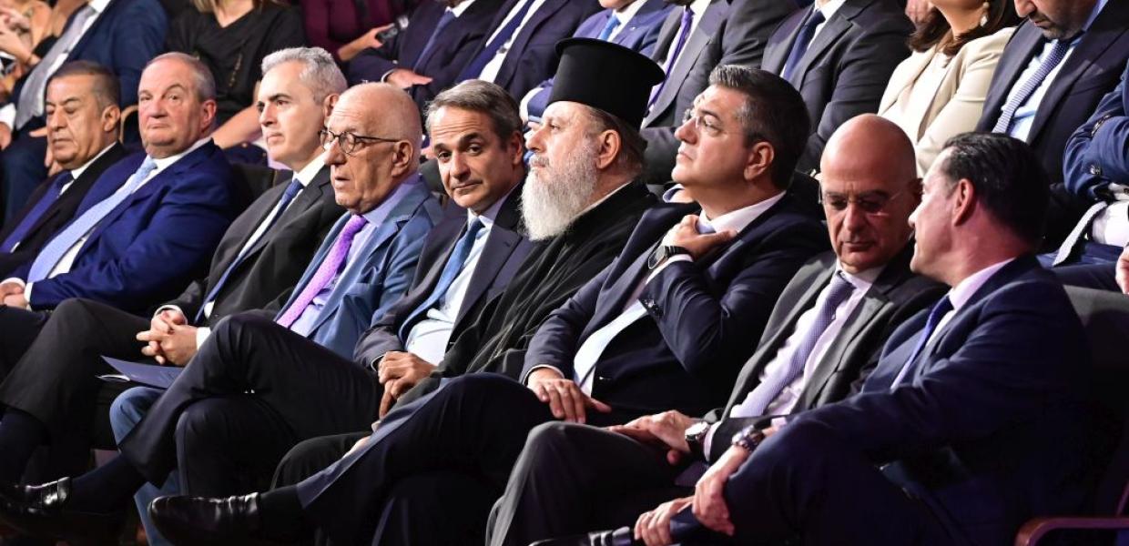 Online Στήλες: Ο Μητσοτάκης ψάχνει ισορροπία ανάμεσα σε Δένδια, Καραμανλή και… ΟΠΕΚΕΠΕ Online Στήλες: Ο Μητσοτάκης ψάχνει ισορροπία ανάμεσα σε Δένδια, Καραμανλή και… ΟΠΕΚΕΠΕ