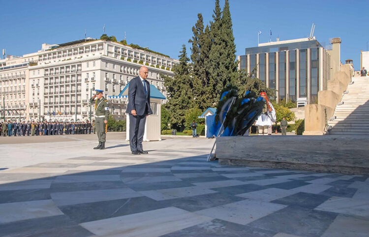 Επισκόπηση Τύπου 26/10: Όταν ο "Άγνωστος Στρατιώτης" συναντά τον "Γνωστό Υπουργό" και αγνοεί τα 40 Eurofighter Επισκόπηση Τύπου 26/10: Όταν ο “Άγνωστος Στρατιώτης” συναντά τον “Γνωστό Υπουργό” και αγνοεί τα 40 Eurofighter