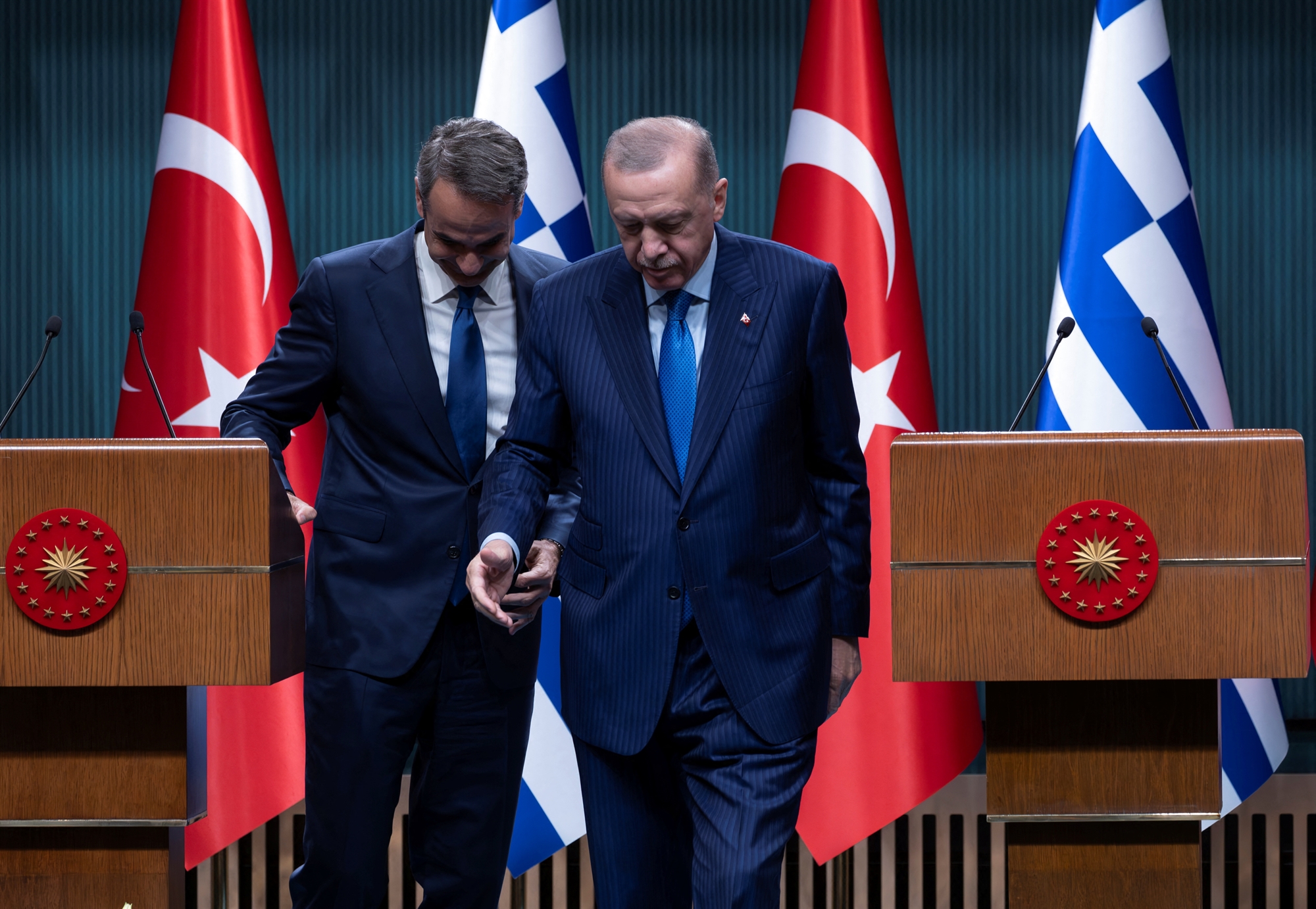 Επισκόπηση Τύπου: Το Μαξίμου “χακάρει” την αντιπολίτευση vs εθνικά σε τεντωμένο σχοινί Επισκόπηση Τύπου: Το Μαξίμου “χακάρει” την αντιπολίτευση vs εθνικά σε τεντωμένο σχοινί