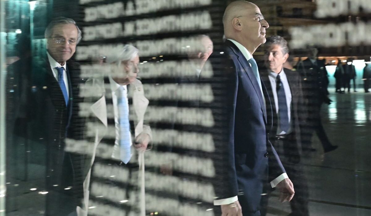 Το παρασκήνιο που τρίζει την κορυφή – Παραπολιτικές στήλες Online 26/02
