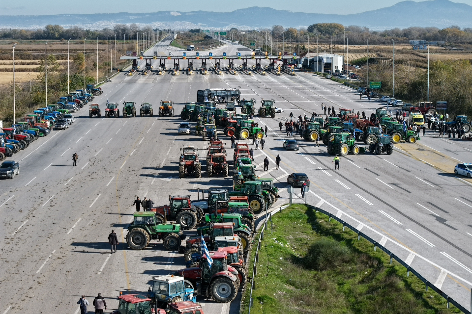Η επιθυμία των οδοφραγμάτων θα φέρει τα οδοφράγματα της επιθυμίας - Επισκόπηση Τύπου 03/12 Η επιθυμία των οδοφραγμάτων θα φέρει τα οδοφράγματα της επιθυμίας – Επισκόπηση Τύπου 03/12
