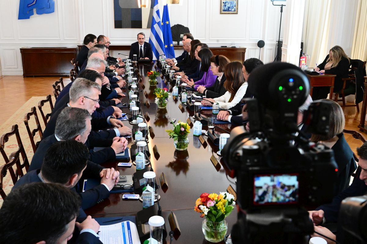 Συμμαχίες έξω, νεύρα μέσα – Επισκόπηση Τύπου 23/12