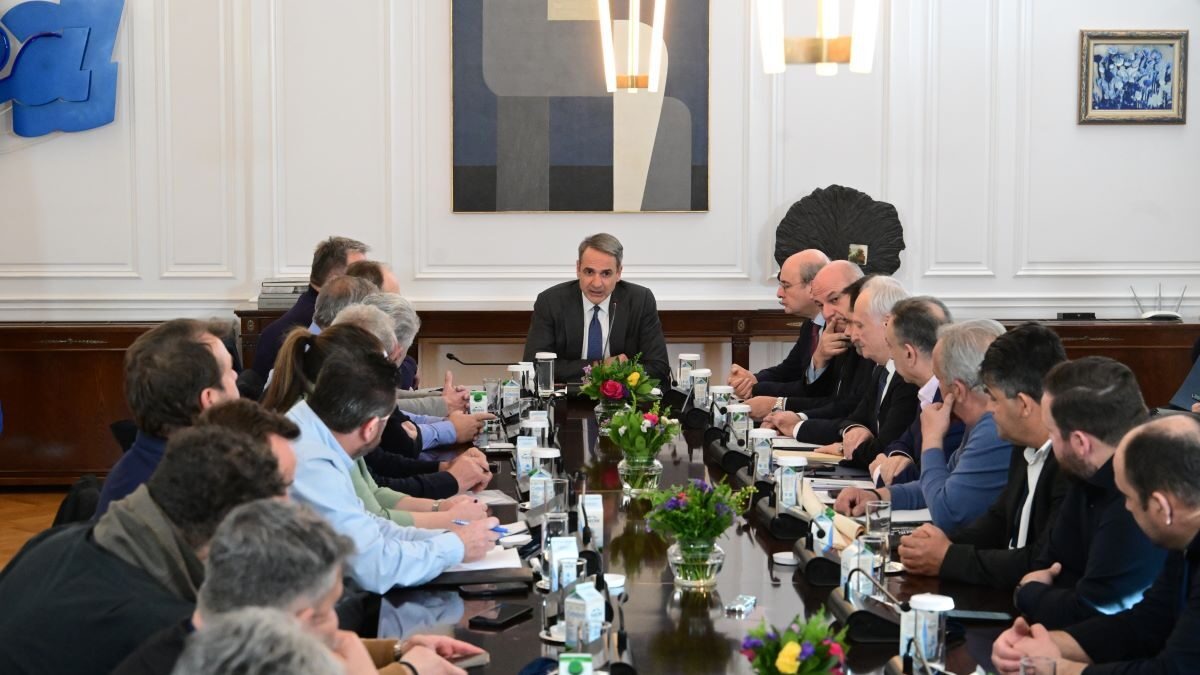 Μητσοτάκης: Τι είπε, τι δεν είπε και τι άφησε για «αύριο» στους αγρότες – Ανάλυση