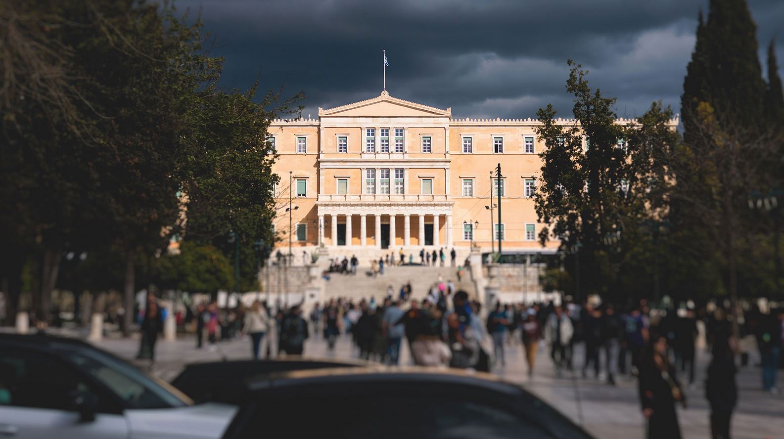 Δημοσκοπήσεις, διαρροές και “σκελετοί” – Online παραπολιτικές στήλες 16/02