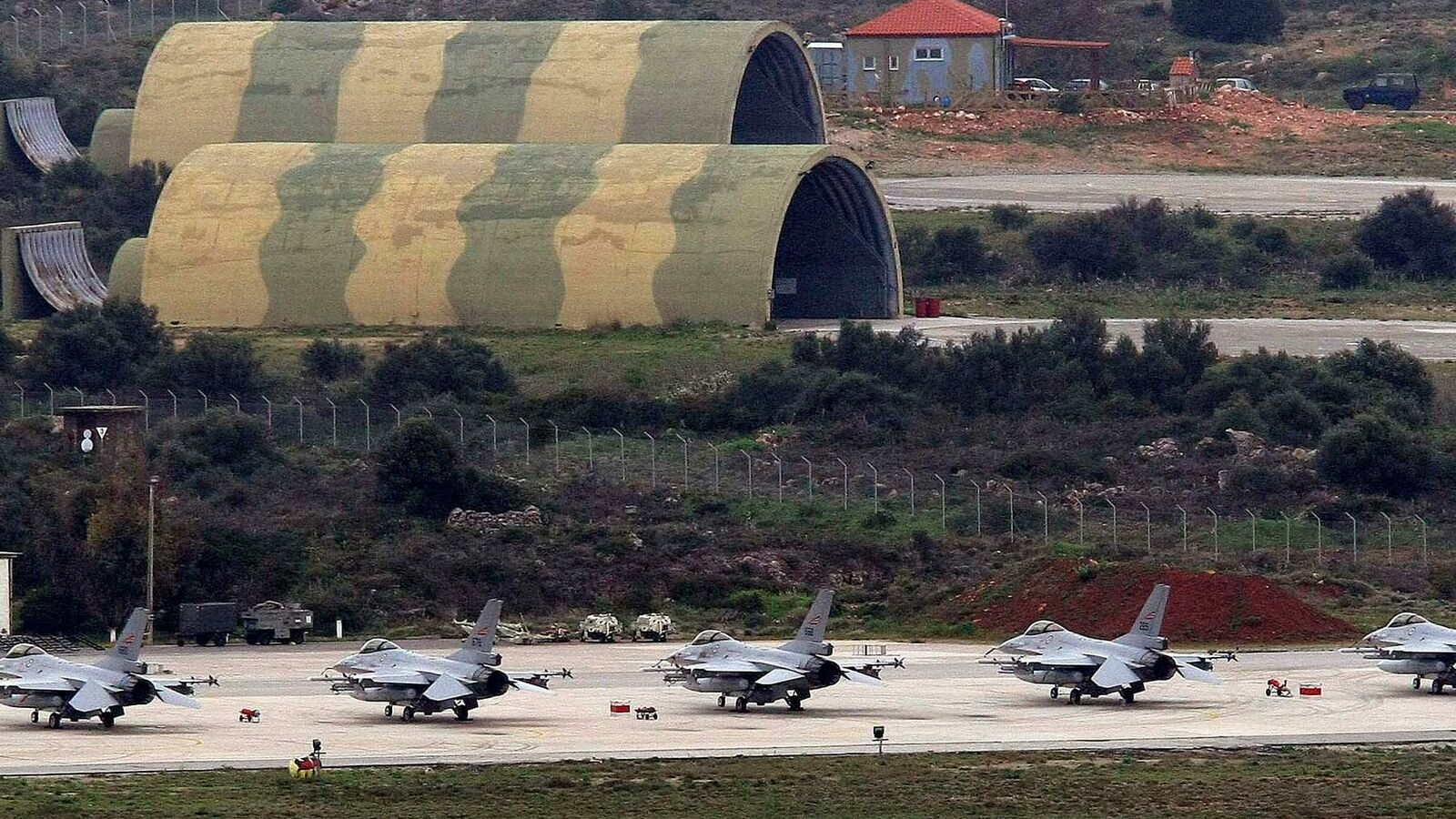 Η Ελλάδα στο Μάτι του Κυκλώνα: Το Τίμημα της «Διευκόλυνσης» 28/02 Η Ελλάδα στο Μάτι του Κυκλώνα: Το Τίμημα της «Διευκόλυνσης» 28/02