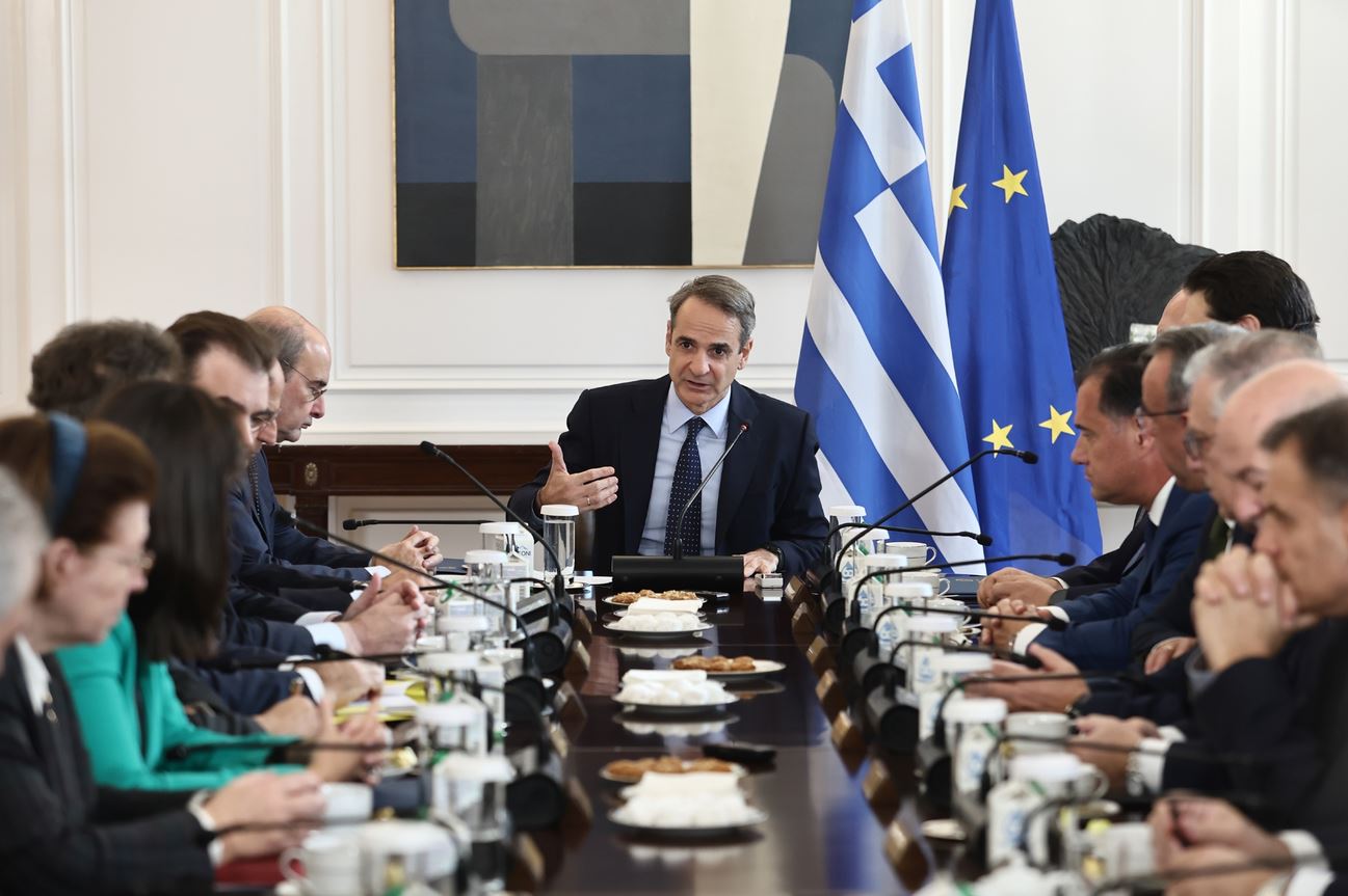 Το επιτελικό κράτος κατεβαίνει στην περιφέρεια με GPS Μαξίμου - Υπουργικό 29/04 Το επιτελικό κράτος κατεβαίνει στην περιφέρεια με GPS Μαξίμου – Υπουργικό 29/04