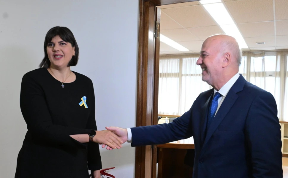Άρσεις ασυλίας, Κοβέσι και γαλάζια… “ανταρσία” – Online Παραπολιτικές στήλες 20/04