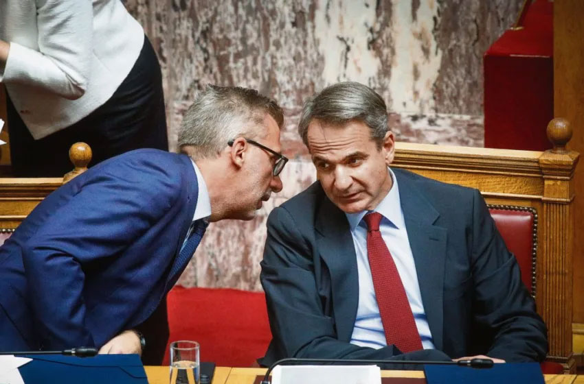 Η κερκόπορτα του Μαξίμου και τα μπουλούκια της αντιπολίτευσης - Επισκόπηση Τύπου 29/04 Η κερκόπορτα του Μαξίμου και τα μπουλούκια της αντιπολίτευσης – Επισκόπηση Τύπου 29/04