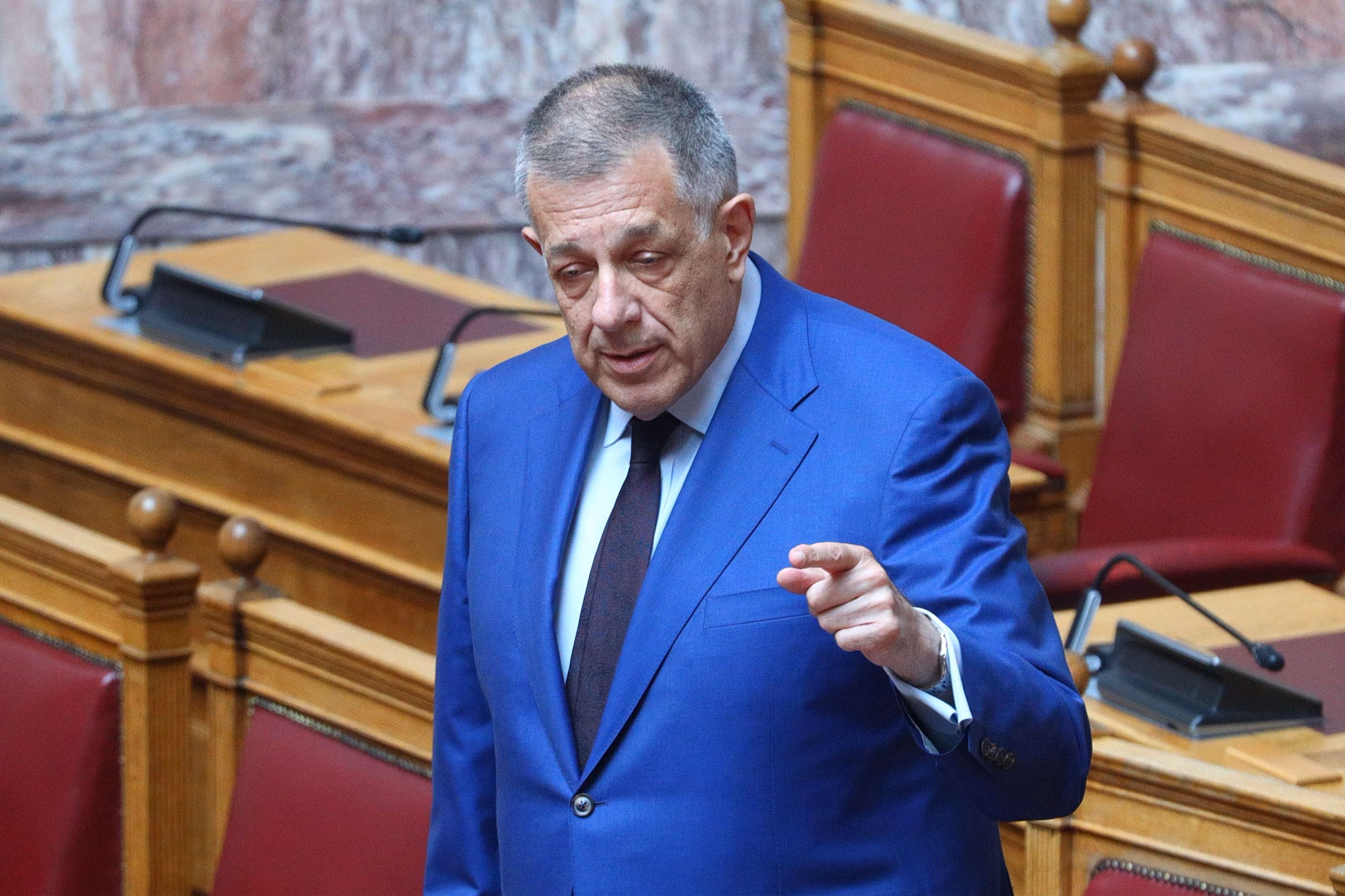 Είναι το μοντέλο εξουσίας... stupid - Online Παραπολιτικές στήλες 30/04 Είναι το μοντέλο εξουσίας… stupid – Online Παραπολιτικές στήλες 30/04