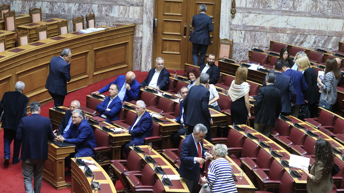 Η πλειοψηφία δεν είναι πλυντήριο, τα γκρουπούσκουλα δεν είναι αντιπολίτευση – Επισκόπηση Τύπου 23/05