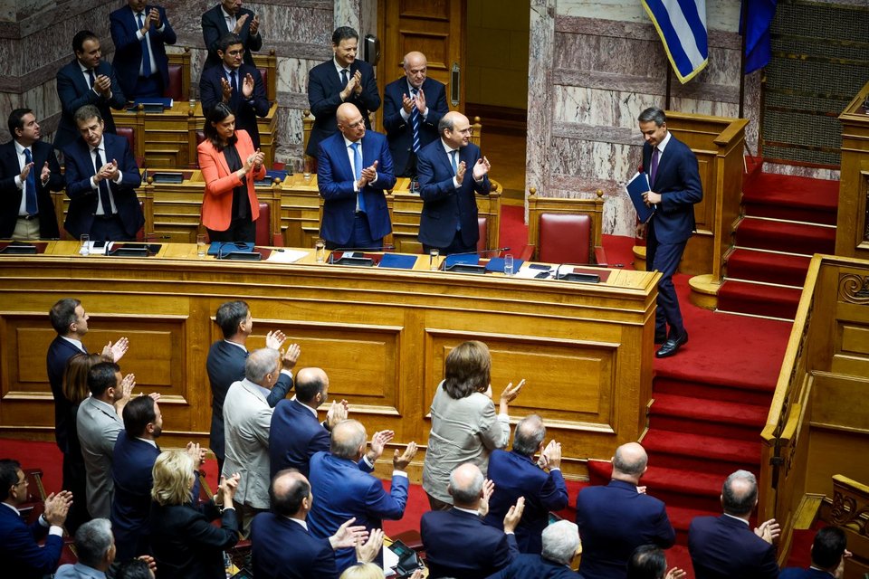 Η εμπιστοσύνη των πολιτών δεν "ψηφίζεται" με 151 βουλευτές - Επισκόπηση Τύπου 05/05 Η εμπιστοσύνη των πολιτών δεν “ψηφίζεται” με 151 βουλευτές – Επισκόπηση Τύπου 05/05
