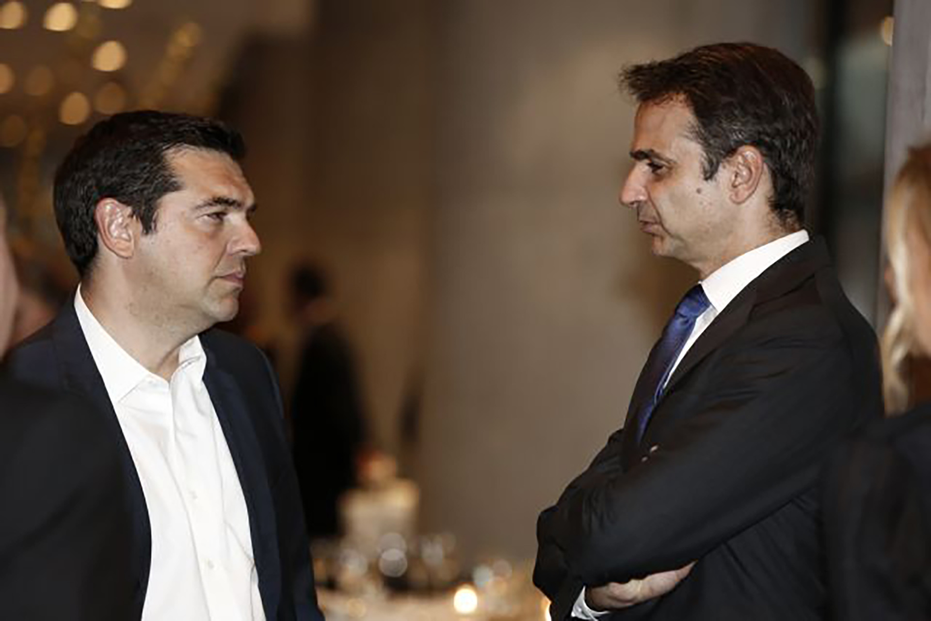 Ο Τσίπρας ρουφά τη δυσαρέσκεια, το Μαξίμου μετρά τη φθορά – Επισκόπηση Τύπου 26/06