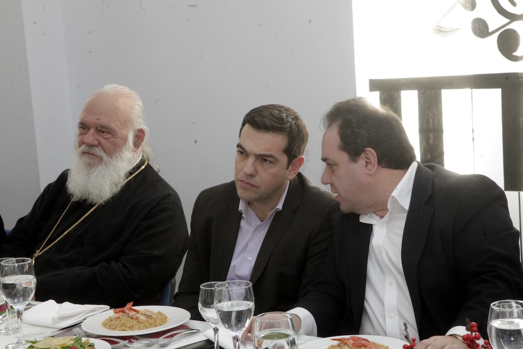 Η «δεξιά στροφή» του Μαξίμου και το λιβάνι της ΕΛ.Α.Σ. - Online Παραπολιτικές στήλες 05/06 Η «δεξιά στροφή» του Μαξίμου και το λιβάνι της ΕΛ.Α.Σ. – Online Παραπολιτικές στήλες 05/06