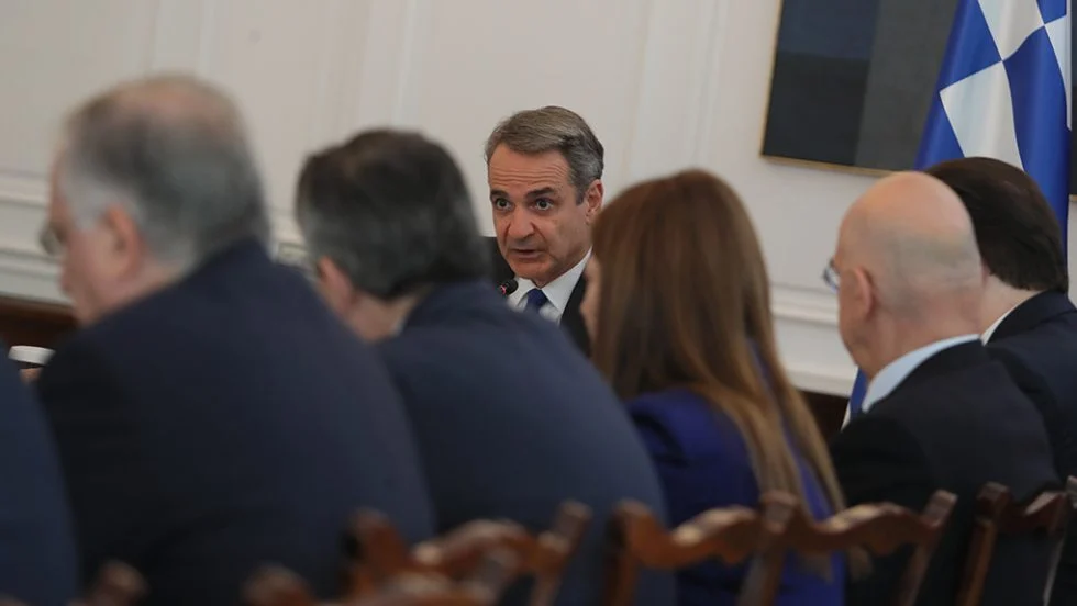 Πολιτικά “γκρουπούσκουλα” κατά Μητσοτάκη – Επισκόπηση Τύπου 11/07