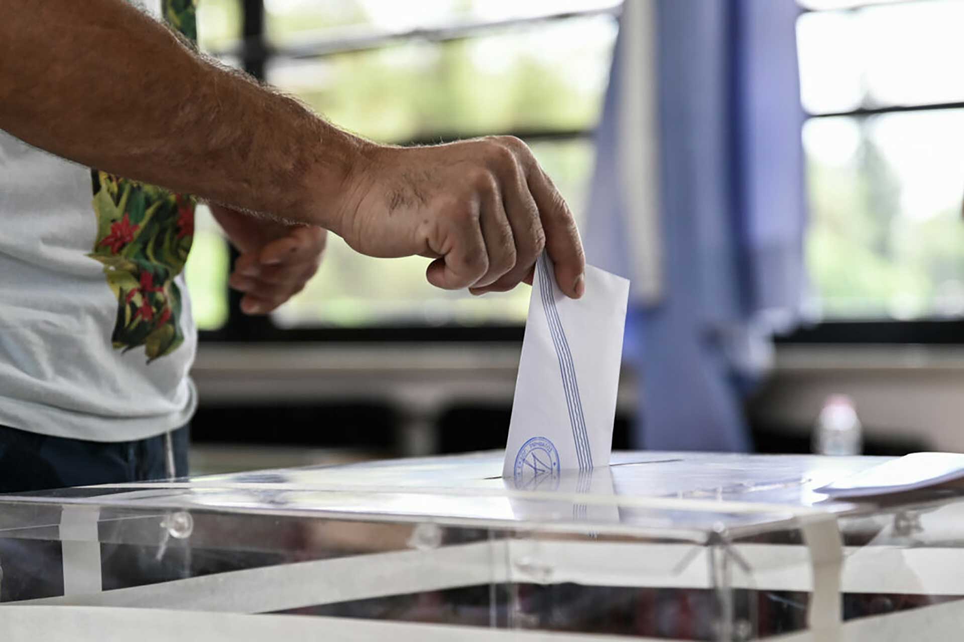 Η βουβή ψήφος χτυπά την πόρτα του Μαξίμου - Online Παραπολιτικές στήλες - 01/07 Η βουβή ψήφος χτυπά την πόρτα του Μαξίμου – Online Παραπολιτικές στήλες – 01/07