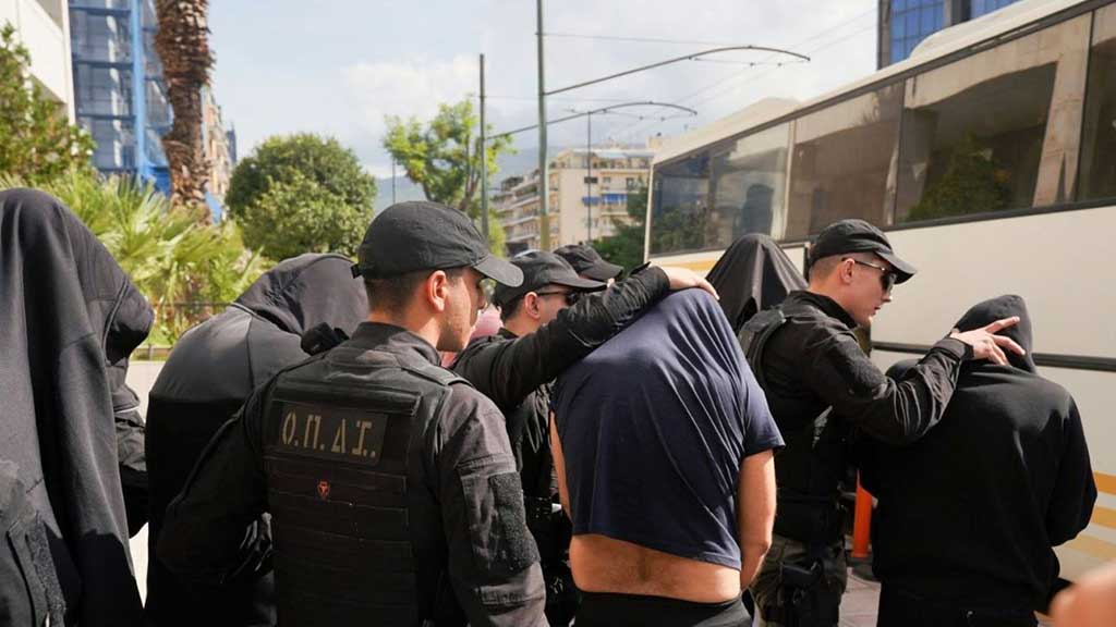 Η παγίδα της αστυνομοκρατούμενης νομιμότητας - Online Παραπολιτικές στήλες 27/10 Η παγίδα της αστυνομοκρατούμενης νομιμότητας – Online Παραπολιτικές στήλες 27/10