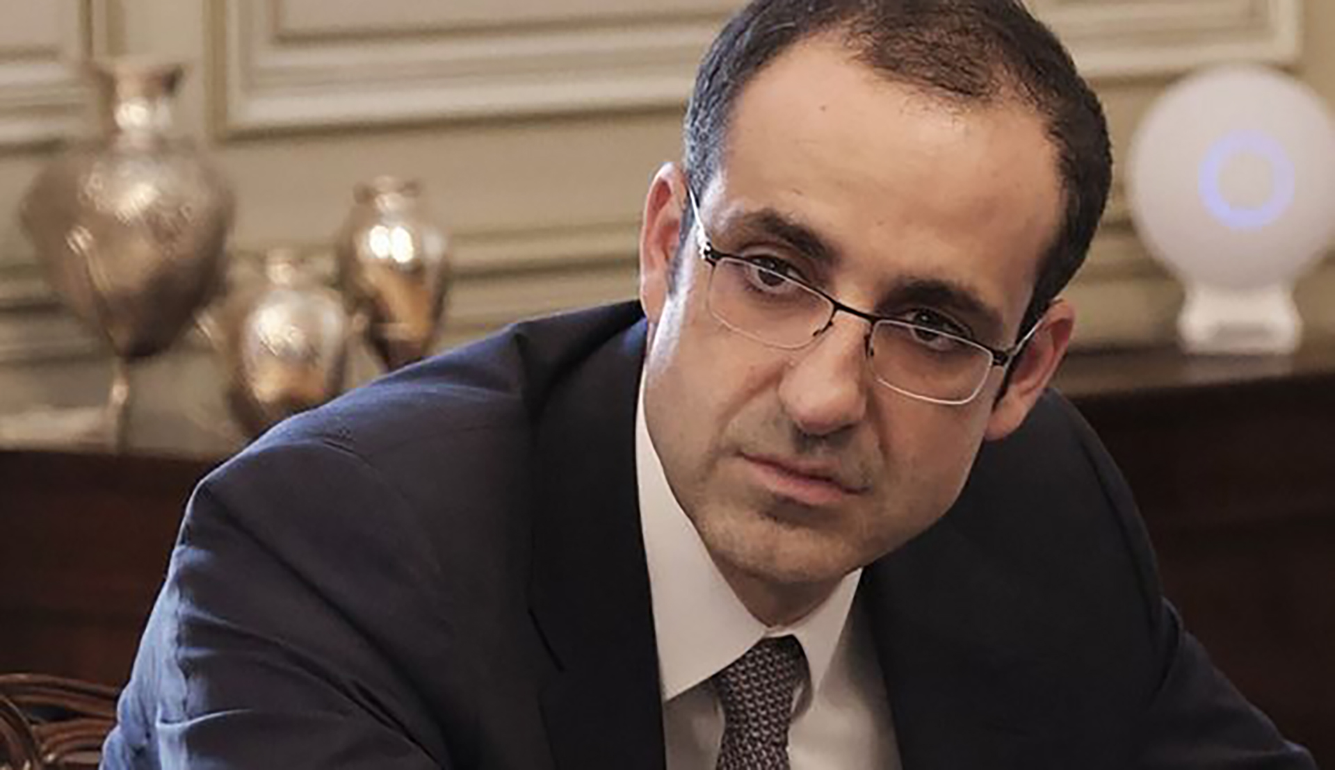 Ο Δημητριάδης επιστρέφει στην πολιτική από την πόρτα των ιδεών - Άρθρο 31/10 Η κριτική στην ευρωπαϊκή αδράνεια, η αναζήτηση αποτελεσματικής ηγεσίας και η προσωπική στρατηγική ενός πολιτικού που επιλέγει να παρεμβαίνει χωρίς να διεκδικεί αξίωμα.
