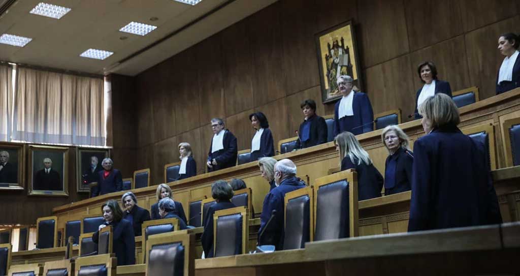 Ανάμεσα στις 120 δόσεις και το Ειδικό Δικαστήριο - Online Παραπολιτικές στήλες 01/10 Ανάμεσα στις 120 δόσεις και το Ειδικό Δικαστήριο – Online Παραπολιτικές στήλες 01/10